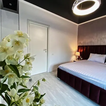 Pearly Gates 5 Mamaia